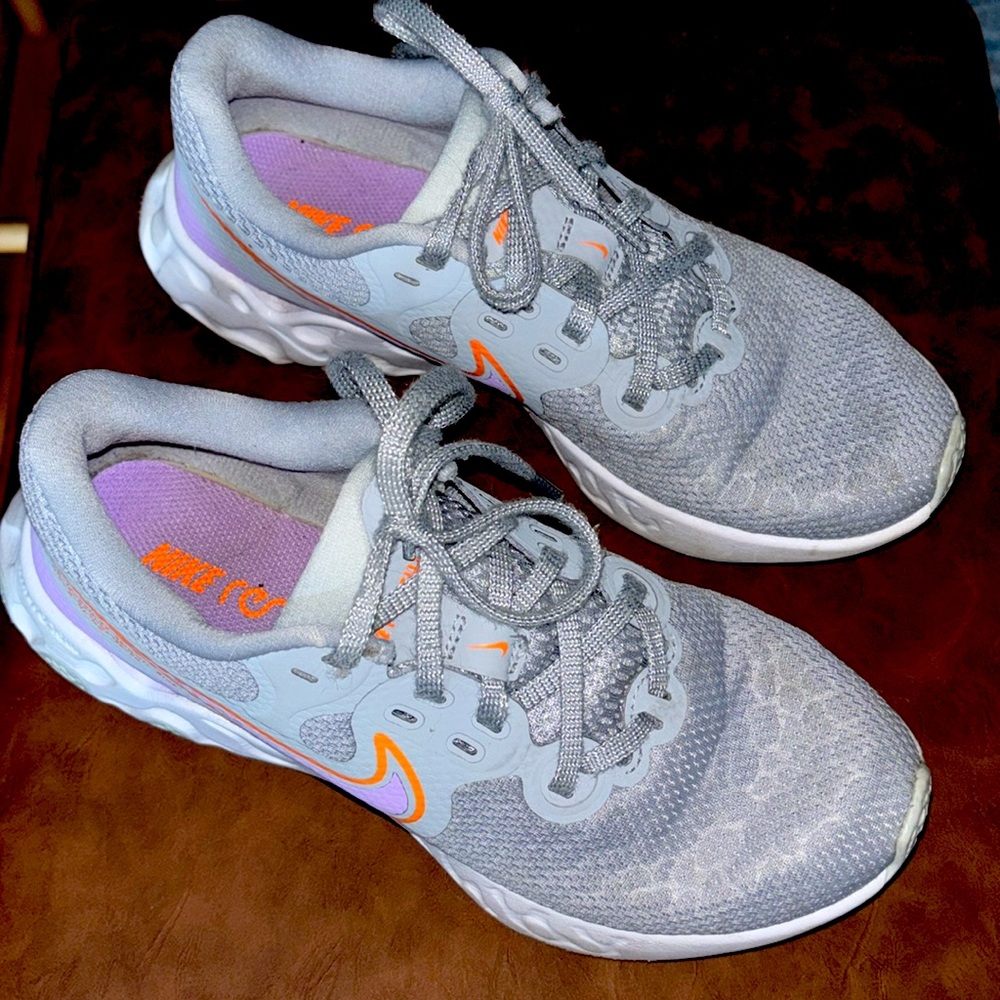 Nike Renew Ride size 7